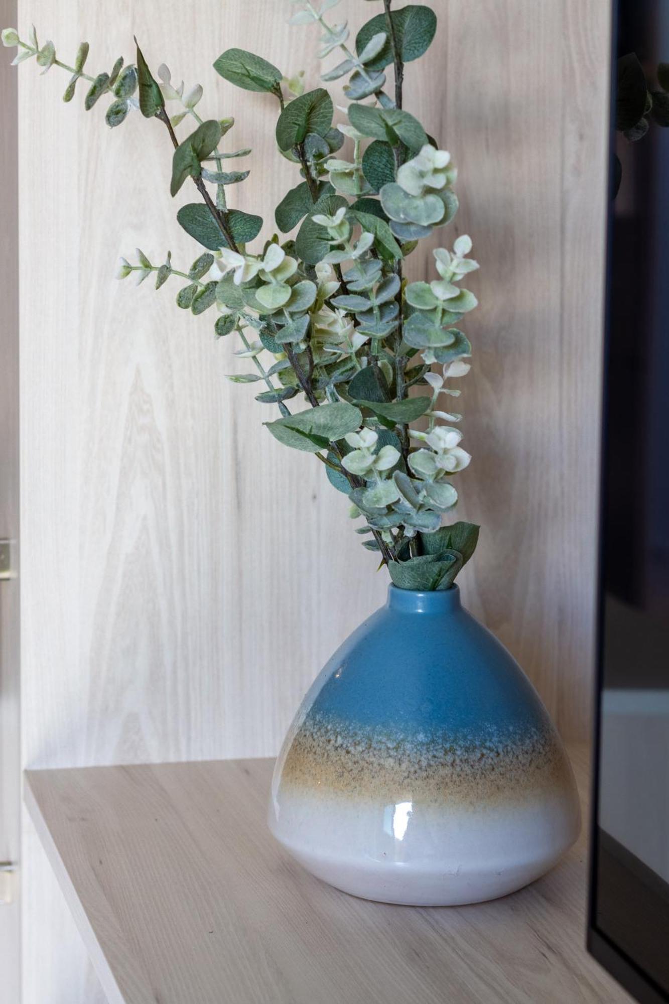 Downtown Delight: Studio At 8 Wilmer With Backyard Christchurch Eksteriør billede